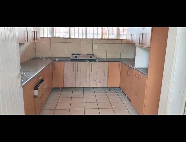 3 BEDROOM HOUSE FOR SALE IN CAPRICORN